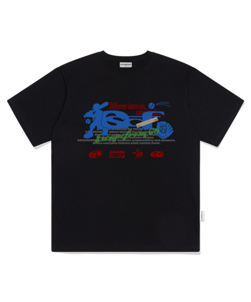 ESCAPEFROM(エスケープフロム)の「ベースボールプレーヤー ESCFロゴコラージュプリントオーバーサイズ半袖Tシャツブラック(Tシャツ/カットソー・レディース・その他・SMALL/MEDIUM/LARGE)」の2枚目の写真