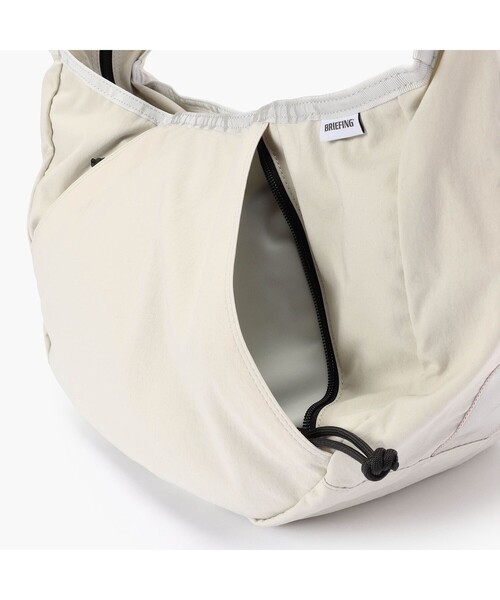 BRIEFING（ブリーフィング）の「HOBO BAG WIDE（ショルダーバッグ・メンズ・ブラック・FREE）」の6枚目の写真