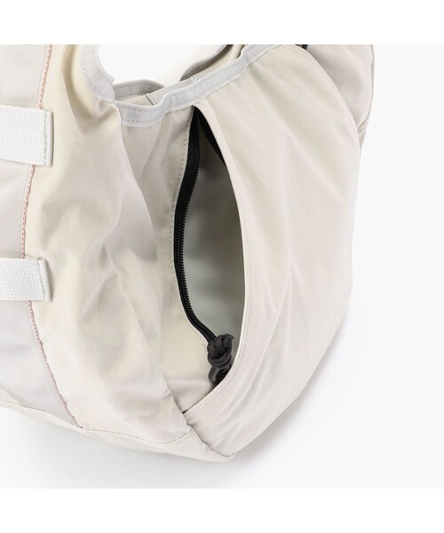 BRIEFING（ブリーフィング）の「HOBO BAG WIDE（ショルダーバッグ・メンズ・ブラック・FREE）」の7枚目の写真