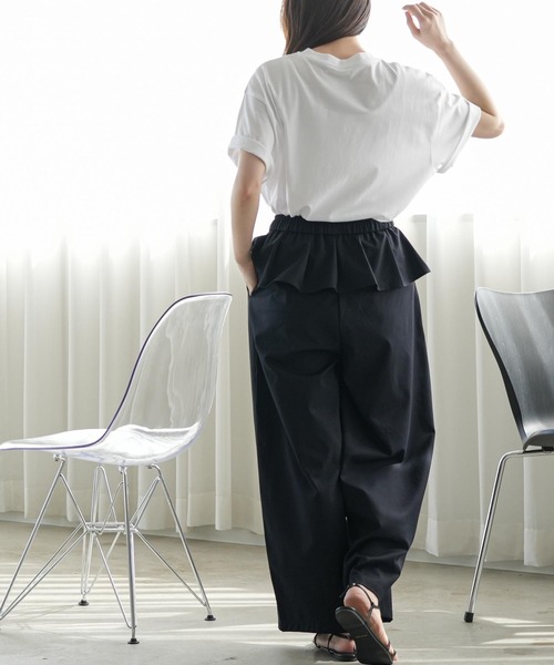 mili an deni(ミリアンデニ)の「ウェストレイヤードワイドパンツ(チノパンツ・レディース・オフホワイト/ネイビー/ブラック・M)」の17枚目の写真