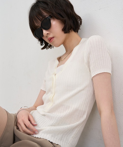 NUJOH(ヌゾ)の「Henley Rib Knit Top / ヘンリーリブニットトップス(ニット/セーター・レディース・グレー/ライトベージュ/アイボリー/ライトブルー・FREE)」の2枚目の写真