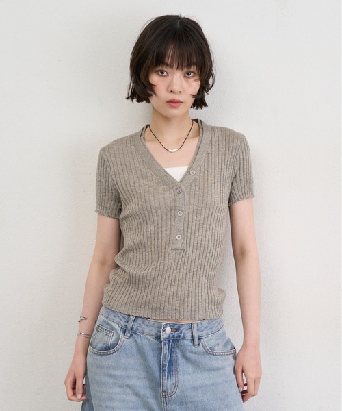 NUJOH(ヌゾ)の「Henley Rib Knit Top / ヘンリーリブニットトップス(ニット/セーター・レディース・グレー/ライトベージュ/アイボリー/ライトブルー・FREE)」の5枚目の写真