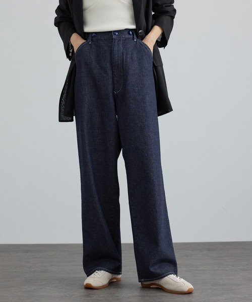 KURO(クロ)の「【KURO for SALON(クロ)】別注EASY TUCK DENIM INDIGO / デニムパンツ(デニムパンツ・レディース・ネイビー・1/0)」の3枚目の写真