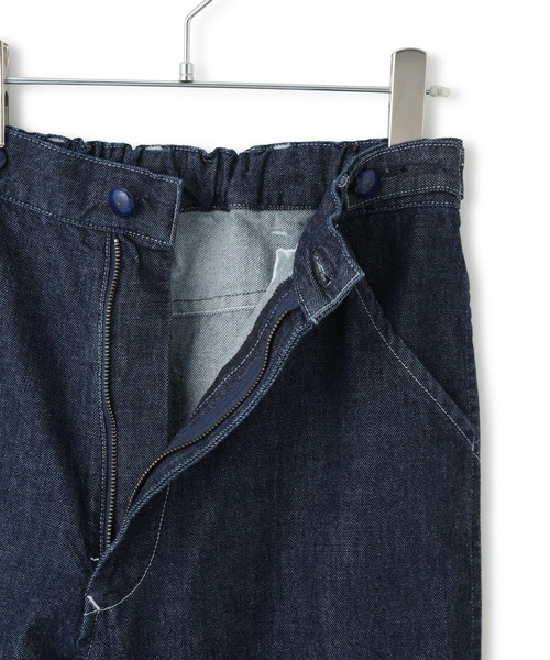 KURO(クロ)の「【KURO for SALON(クロ)】別注EASY TUCK DENIM INDIGO / デニムパンツ(デニムパンツ・レディース・ネイビー・1/0)」の10枚目の写真