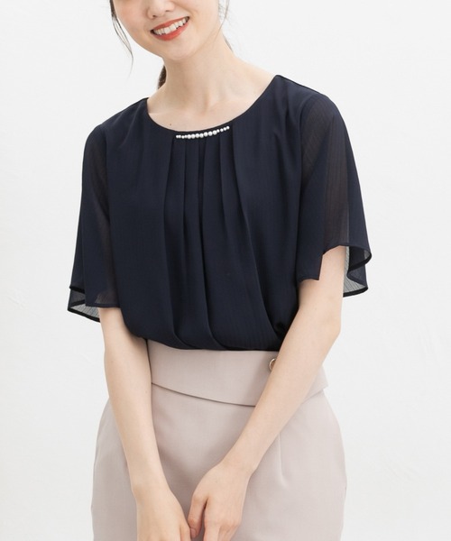 Honeys（ハニーズ）の「【接触冷感】ひんやり裏地ブラウス（シャツ/ブラウス・レディース・イエロー/グレイッシュベージュ/グリーン/アイボリー/ネイビー・3L/L/LL/M/S）」の11枚目の写真