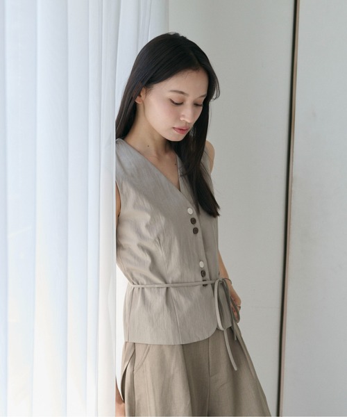 SOYEN(ソイエン)の「トリプルボタンコンパクトジレベスト/セットアップ可(ベスト・レディース・アイボリー/カーキ・F)」の12枚目の写真
