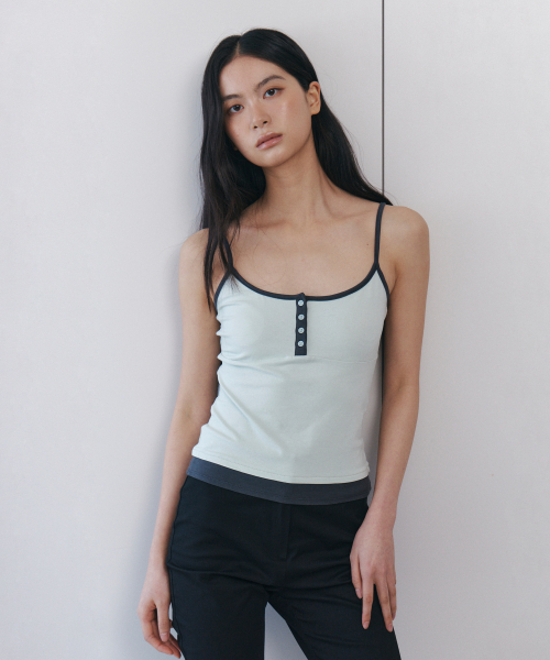CURETTY(キュリティ)の「C CONTRAST BUTTON SLEEVELESS TOP_MINT(Tシャツ/カットソー・レディース・ミント・SMALL)」の2枚目の写真