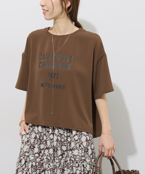 JOURNAL STANDARD relume（ジャーナルスタンダード　レリューム）の「《追加》2WAYジョーゼットロゴTEE（Tシャツ/カットソー・レディース・ダークブルー/ホワイト系その他/ブラウン/スミクロ・FREE）」の4枚目の写真