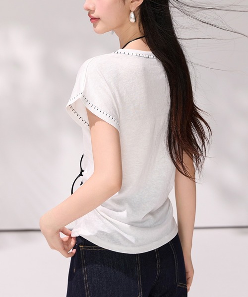 LUCPY(ラクピー)の「配色ステッチフレンチスリーブトップス(その他トップス・レディース・ホワイト・X-LARGE/LARGE/MEDIUM/SMALL)」の2枚目の写真