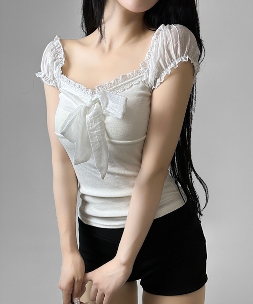 FOLLOWIN(フォロウィン)の「【3color 】シアーパフ袖リボントップス(Tシャツ/カットソー・レディース・ベージュ/ホワイト/グレー・FREE)」の6枚目の写真