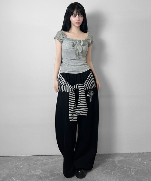 FOLLOWIN(フォロウィン)の「【3color 】シアーパフ袖リボントップス(Tシャツ/カットソー・レディース・ベージュ/ホワイト/グレー・FREE)」の17枚目の写真