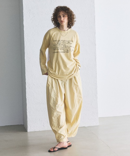 Curensology(カレンソロジー)の「Curensology(カレンソロジー)/【UNIVERSAL OVERALL】別注シアーロングスリーブTシャツ(Tシャツ/カットソー・レディース・ライトベージュ/ブラック・FREE)」の3枚目の写真