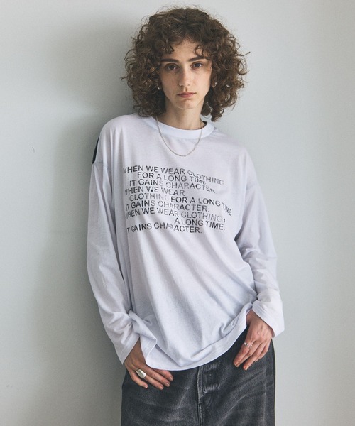 Curensology(カレンソロジー)の「Curensology(カレンソロジー)/【UNIVERSAL OVERALL】別注シアーロングスリーブTシャツ(Tシャツ/カットソー・レディース・ライトベージュ/ブラック・FREE)」の4枚目の写真