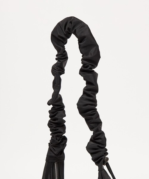 SY UNITED ARROWS(シーユナイテッドアローズ)の「【別注】<OUTDOOR PRODUCTS>Gather Sho ST(ショルダーバッグ・レディース・シルバー/ブラック・FREE)」の14枚目の写真