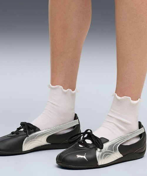 PUMA(プーマ)の「PUMA SPEEDCAT BALLET NOVA METALLIC(プーマ スピードキャット バレエ ノヴァ メタリック)(スニーカー・レディース・ブラック系/ホワイト系・24.5cm/25cm/23.5cm/23cm/24cm)」の2枚目の写真