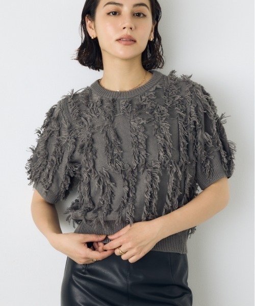 AZUL by moussy(アズールバイマウジー)の「【身長/骨格別着用画像あり】フリンジデザイン5分袖ニットトップス 夏服 秋服 半袖(ニット/セーター・レディース・ブラック/ライトグレー/オフホワイト・FREE)」の1枚目の写真
