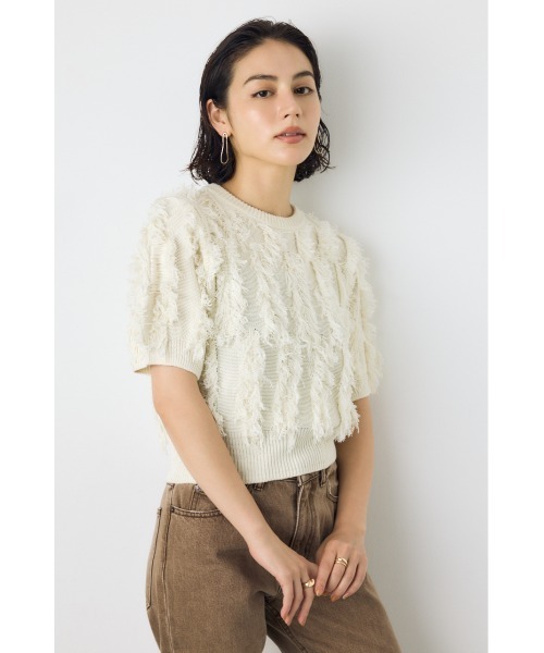 AZUL by moussy(アズールバイマウジー)の「【身長/骨格別着用画像あり】フリンジデザイン5分袖ニットトップス 夏服 秋服 半袖(ニット/セーター・レディース・ブラック/ライトグレー/オフホワイト・FREE)」の4枚目の写真