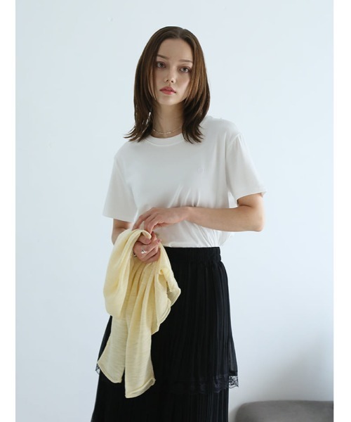 fifth(フィフス)の「にこちゃん刺しゅうベーシックTシャツ(Tシャツ/カットソー・レディース・ホワイト/ブラック・M)」の3枚目の写真