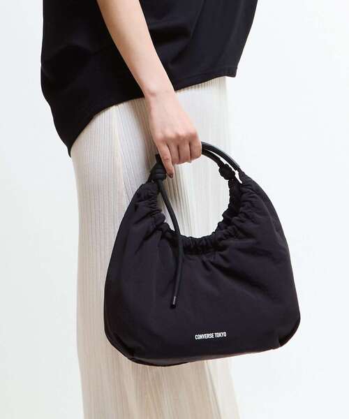 CONVERSE TOKYO(コンバーストウキョウ)の「2WAY ROPE HANDLE GATHERED SHOULDER BAG(ショルダーバッグ・レディース・チャコールグレー/ブラック/ベージュ・FREE)」の1枚目の写真