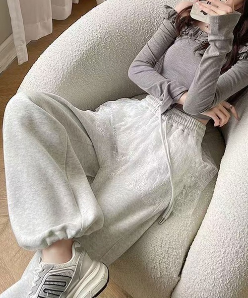 Dewlily（デューリリー）の「レースペプラムが華やぐスウェットパンツ レースペプラムスウェットパンツ（スウェットパンツ・レディース・ライトグレー/アイボリー/ブラック・M/S/XL/L）」の6枚目の写真