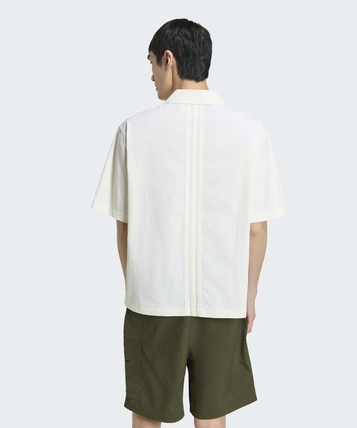 adidas(アディダス)の「クールフィーリング ルーズフィット オープンカラー 半袖Tシャツ / アディダス adidas(Tシャツ/カットソー・メンズ・ホワイト・XX-LARGE/3XL/LARGE/MEDIUM/SMALL/X-LARGE/X-SMALL)」の2枚目の写真