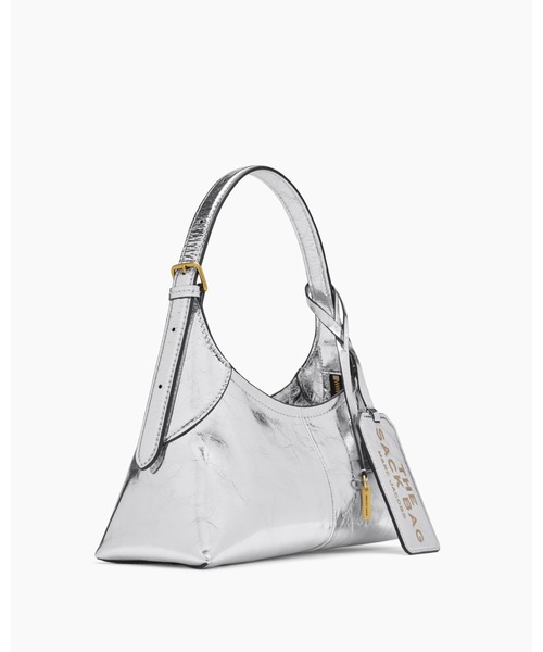 MARC JACOBS(マークジェイコブス)の「METALLIC CRINKLE SMALL SACK BAG/メタリック クリンクル スモール サック バッグ(ショルダーバッグ・レディース・シルバー・ONE SIZE)」の5枚目の写真