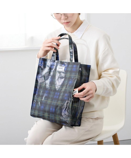 ROOTOTE(ルートート)の「ルートート / A4 縦型 トートバッグ チェック柄 ラミネート 撥水 雨の日 レッスンバッグ EU.アーキャトル.ラミネート-Z(トートバッグ・レディース・グリーン/ブラック・FREE)」の7枚目の写真