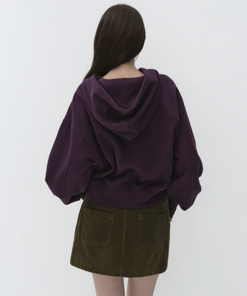 MUSINSA STANDARD WOMAN（ムシンサスタンダードウーマン）の「ウィメンズボリュームクロップフードパーカージップアップ[プラム]（パーカー・レディース・その他・SMALL/MEDIUM/LARGE/X-SMALL）」の3枚目の写真