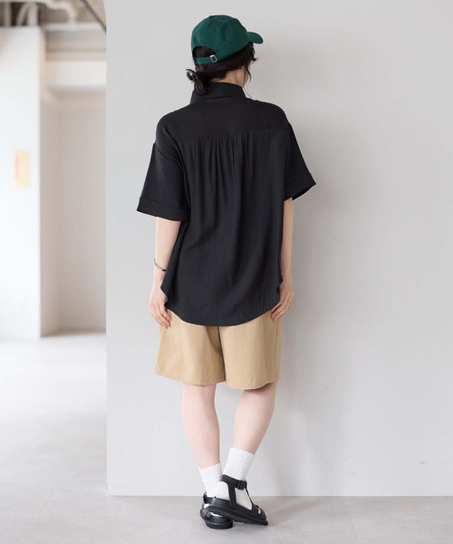 HEART MARKET(ハートマーケット)の「【接触冷感×吸水速乾】さらさらスラブワークシャツ半袖(シャツ/ブラウス・レディース・チャコール/ナチュラル/ブラック/ダークブラウン・FREE)」の6枚目の写真