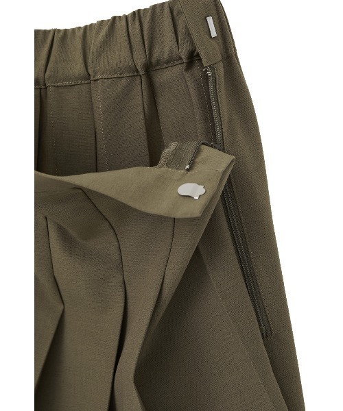 MANOF(マノフ)の「PLEATS SKIRT SET PANTS(その他パンツ・レディース・グレー/ベージュ・S/M)」の19枚目の写真