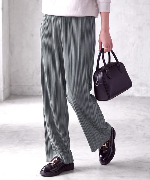 SELECT LEVERY(セレクトリベリー)の「ベロア風プリーツパンツ(その他パンツ・レディース・ブラック/ブラウン/チャコール・MEDIUM)」の2枚目の写真