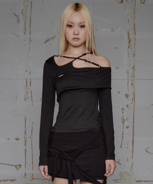 ROCKCAKE(ロックケーキ)の「ショルダーベルトトップ - ブラック(Tシャツ/カットソー・レディース・その他・SMALL)」の2枚目の写真