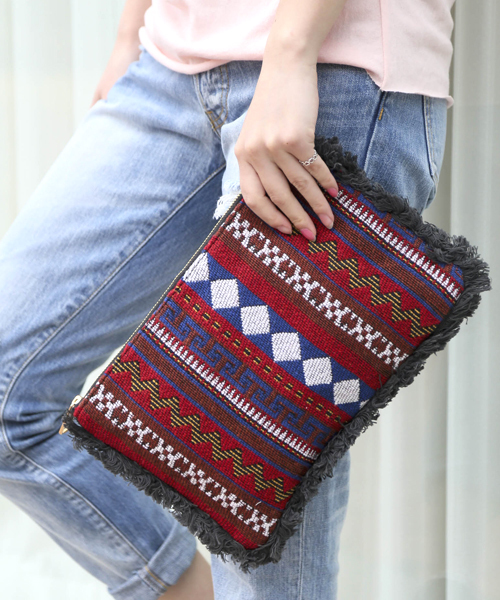 Denime(ドゥニーム)の「フリンジクラッチバッグ(クラッチバッグ・レディース・レッド・FREE)」の1枚目の写真