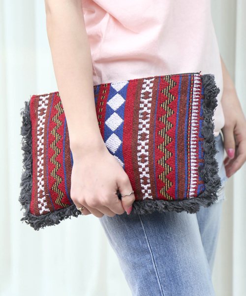 Denime(ドゥニーム)の「フリンジクラッチバッグ(クラッチバッグ・レディース・レッド・FREE)」の9枚目の写真