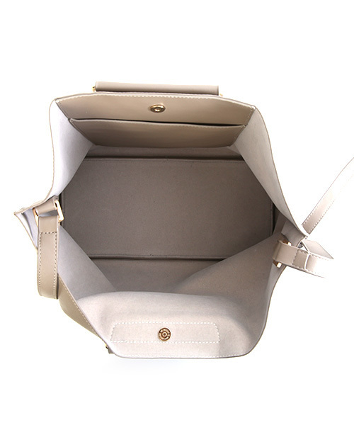 Luz Llena (philter)（ラズレナ　フィルター）の「[2way]メタルハンドル・トートショルダーバッグ/エコレザー（ショルダーバッグ・レディース・アイボリー/ブラック/グレー・ﾌﾘ-）」の8枚目の写真