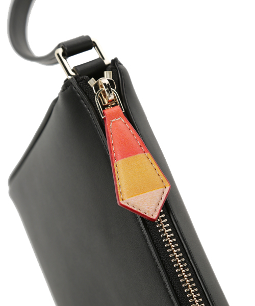 Paul Smith（ポールスミス）の「CLASSIC LEATHER SHOULDER BAG / 863850 W930（ショルダーバッグ・レディース・ブラック/ネイビー/レッド・FREE）」の8枚目の写真