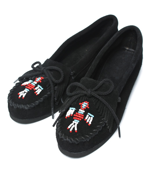 LOVE GIRLS MARKET（ラブ ガール マーケット）の「【MINNETONKA】 ビーズモカシン（パンプス・レディース・キャメル/ブラック・7/8）」の2枚目の写真