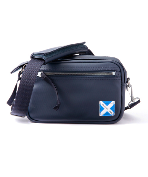 LUGGAGE LABEL（ラゲッジレーベル）の「LUGGAGE LABEL NEW LINER CAMERA BAG SMALL <B印 YOSHIDA SELECT>（ショルダーバッグ・メンズ・ブラック/ネイビー・ONE SIZE）」の2枚目の写真