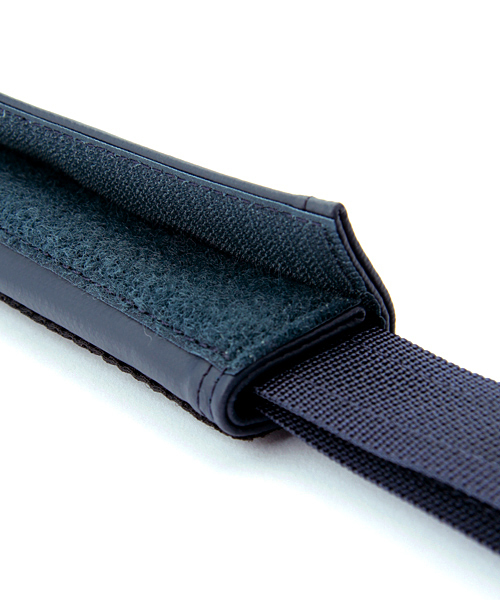 LUGGAGE LABEL（ラゲッジレーベル）の「LUGGAGE LABEL NEW LINER CAMERA BAG SMALL <B印 YOSHIDA SELECT>（ショルダーバッグ・メンズ・ブラック/ネイビー・ONE SIZE）」の7枚目の写真