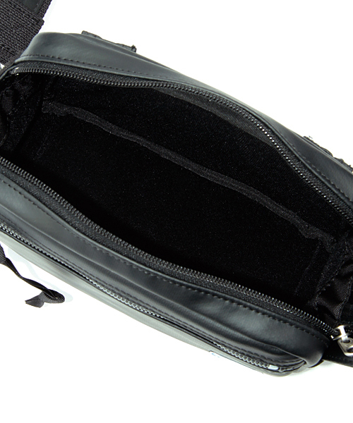 LUGGAGE LABEL（ラゲッジレーベル）の「LUGGAGE LABEL NEW LINER CAMERA BAG SMALL <B印 YOSHIDA SELECT>（ショルダーバッグ・メンズ・ブラック/ネイビー・ONE SIZE）」の21枚目の写真