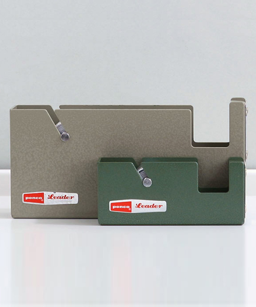 PENCO（ペンコ）の「テープ台 テープカッター penco ペンコ テープディスペンサー L（ステーショナリー・レディース・ネイビー/レッド/グリーン/アイボリー/シルバー・FREE）」の9枚目の写真