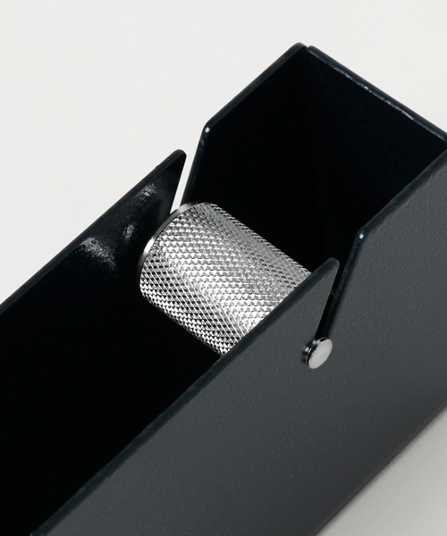 PENCO（ペンコ）の「テープ台 テープカッター penco ペンコ テープディスペンサー L（ステーショナリー・レディース・ネイビー/レッド/グリーン/アイボリー/シルバー・FREE）」の7枚目の写真