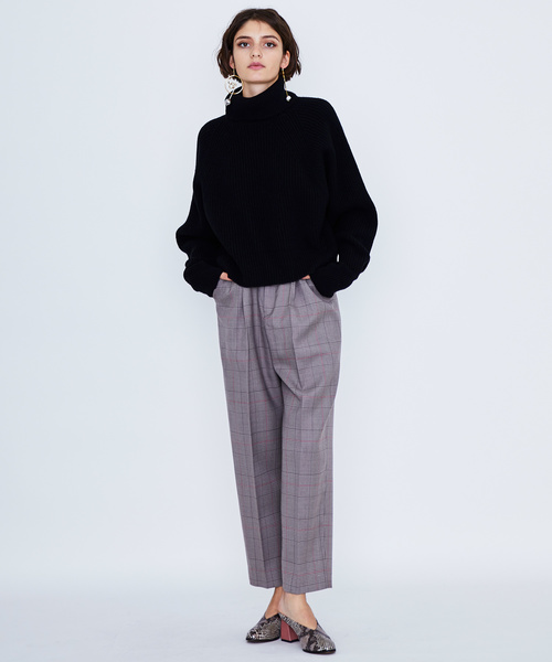 UNITED TOKYO（ユナイテッドトウキョウ）の「カシミヤコンカタアゼタートルニット（ニット/セーター・レディース・ブラック/パープル/イエロー・1）」の13枚目の写真