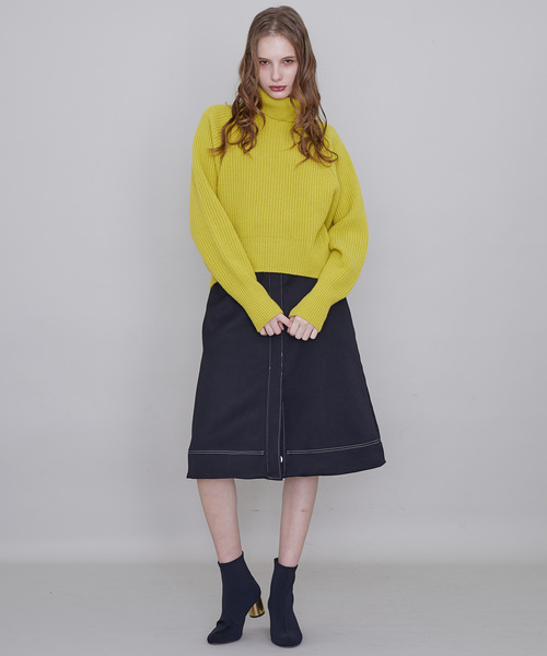 UNITED TOKYO（ユナイテッドトウキョウ）の「カシミヤコンカタアゼタートルニット（ニット/セーター・レディース・ブラック/パープル/イエロー・1）」の15枚目の写真