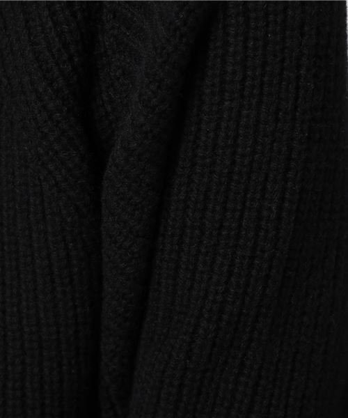 UNITED TOKYO（ユナイテッドトウキョウ）の「カシミヤコンカタアゼタートルニット（ニット/セーター・レディース・ブラック/パープル/イエロー・1）」の4枚目の写真