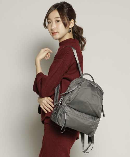 PLAIN CLOTHING（プレーンクロージング）の「ナイロンZIPカラーバックパック/リュック（バックパック/リュック・レディース・ブラック/ネイビー/グレー/カーキ/オレンジ/ボルドー・FREE）」の3枚目の写真