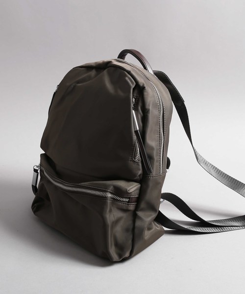 PLAIN CLOTHING（プレーンクロージング）の「ナイロンZIPカラーバックパック/リュック（バックパック/リュック・レディース・ブラック/ネイビー/グレー/カーキ/オレンジ/ボルドー・FREE）」の4枚目の写真