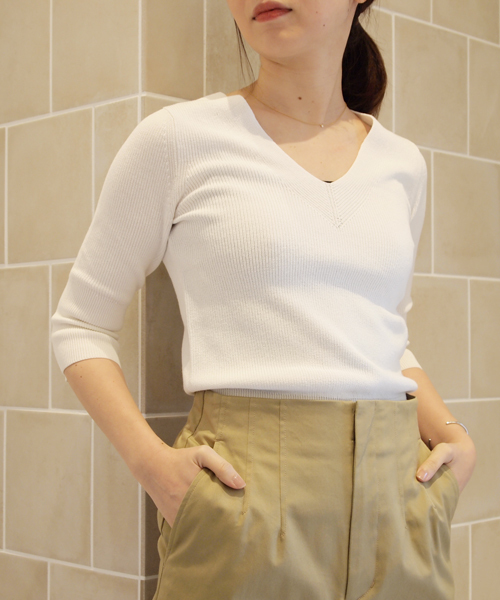 DEMYLEE(デミリー)の「DEMYLEE / ハイツイストコットン プルオーバー(ニット/セーター・レディース・ホワイト/ネイビー/ブルー・SMALL)」の2枚目の写真