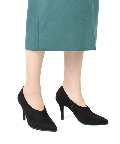 RANDA（ランダ）の「ストレスフリー/Vカットショートブーティ（ブーツ・レディース・グレー/ワイン/ブラック・24.5/25/22/23/25.5/22.5/24/23.5）」の2枚目の写真