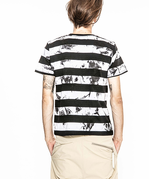 ACANTHUS(アカンサス)の「mt5319-embroidery logo uneven dyeborder Tee Tシャツ(Tシャツ/カットソー・メンズ・ホワイト×ネイビー/ブラック系その他/ホワイト×ブラック・S/L/M)」の9枚目の写真